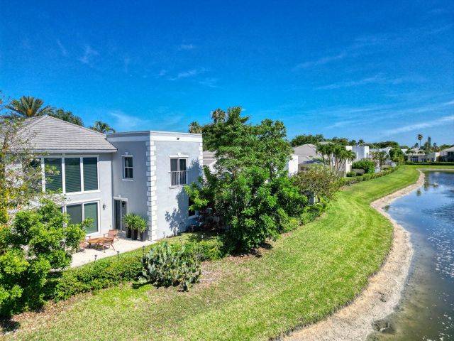 Продажа дома по адресу 23281 Butterfly Palm Court - фото 6014840