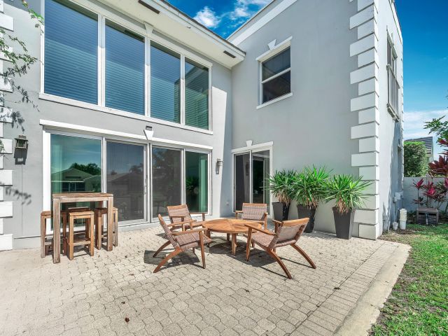 Продажа дома по адресу 23281 Butterfly Palm Court - фото 6014841