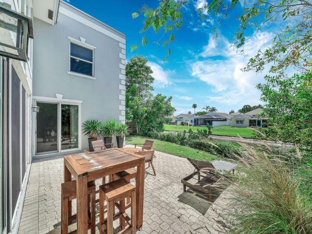 Продажа дома по адресу 23281 Butterfly Palm Court - фото 6014842