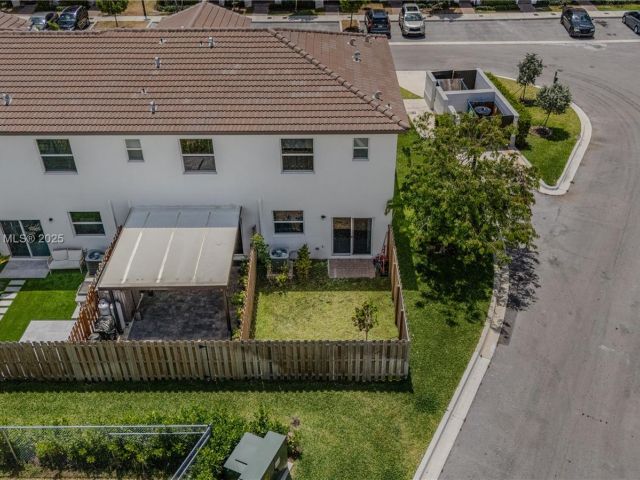 Продажа дома по адресу 12130 NW 23rd Ct - фото 6012726