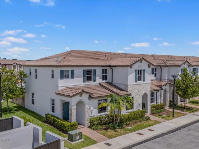 Продажа дома по адресу 12130 NW 23rd Ct - фото 6012729