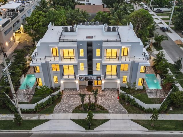 Продажа дома по адресу 408 SE 2nd Street - фото 6631069