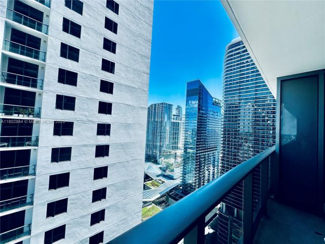 Продажа квартиры #3409 - фото 6061106