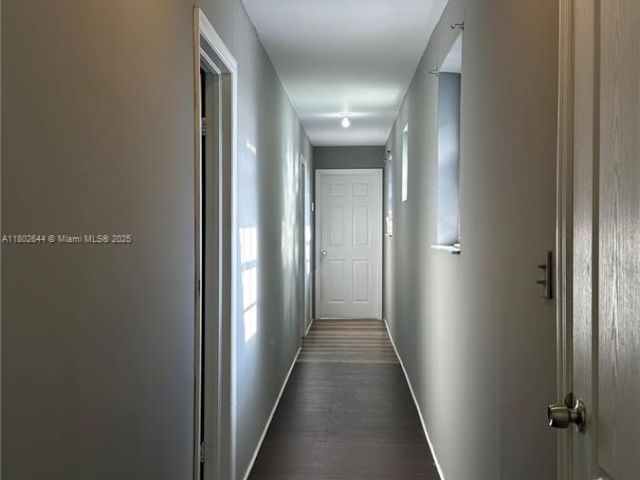 Продажа дома по адресу 18201 NW 5th Ave - фото 6020244
