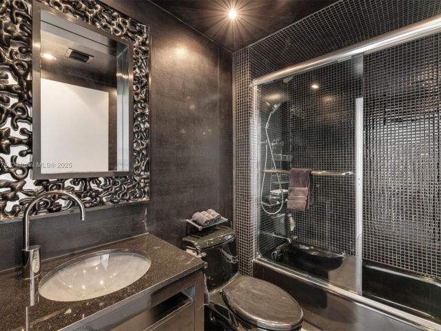 Продажа квартиры #2303 - фото 6037458