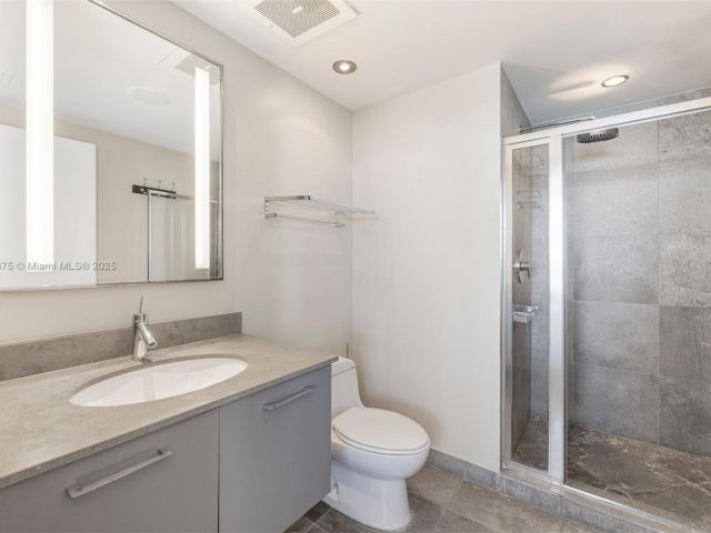 Продажа квартиры #2303 - фото 6037461