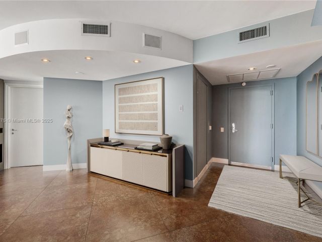 Продажа квартиры #2303 - фото 6037463