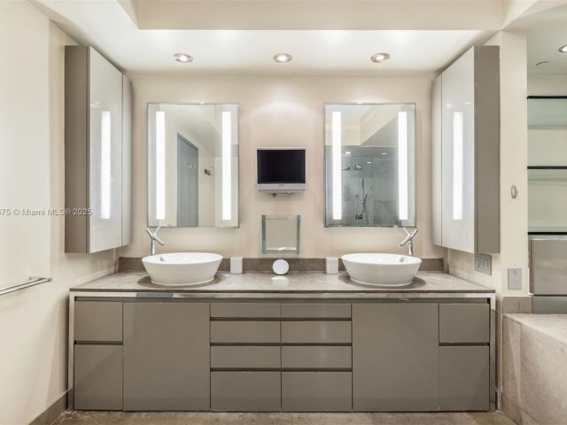 Продажа квартиры #2303 - фото 6037468