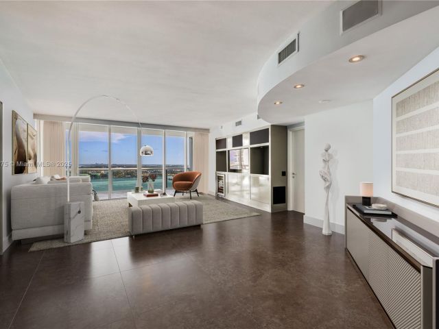 Продажа квартиры #2303 - фото 6037476