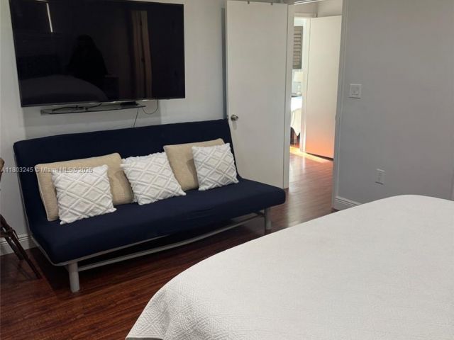 Продажа дома по адресу 111 SW 24th Ave - фото 6025245