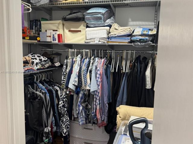 Продажа дома по адресу 111 SW 24th Ave - фото 6025246