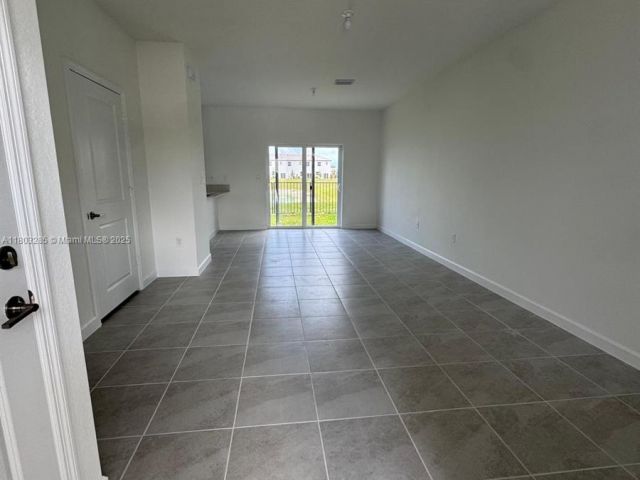 Дом в аренду по адресу 2825 SE 25 . - фото 6028174