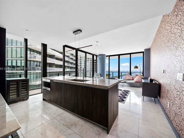 Продажа квартиры #4207 - фото 6022624