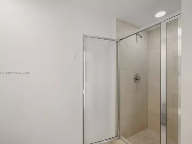 Продажа квартиры #3504 - фото 6021408