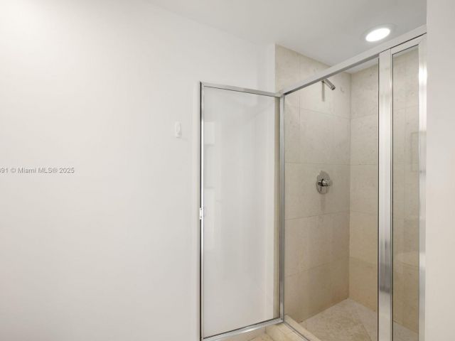 Продажа квартиры #3504 - фото 6021408