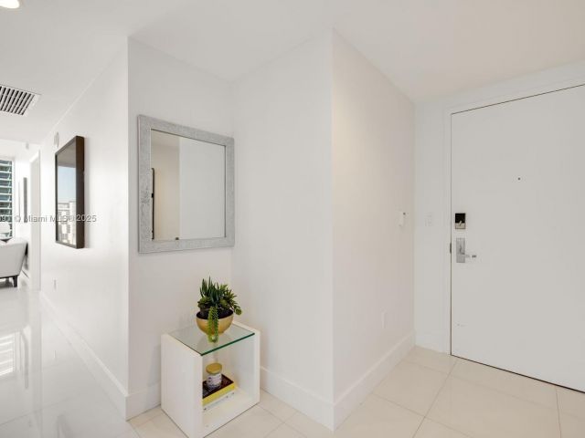 Продажа квартиры #3504 - фото 6021410