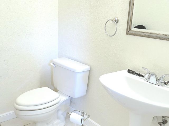 Продажа дома по адресу 6616 NW 43rd Terrace - фото 6059487