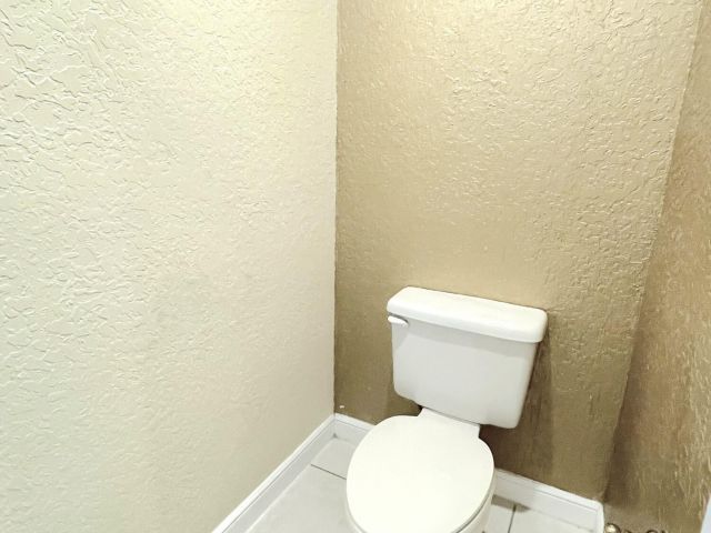 Продажа дома по адресу 6616 NW 43rd Terrace - фото 6059491