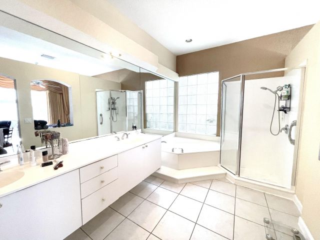 Продажа дома по адресу 6616 NW 43rd Terrace - фото 6059492