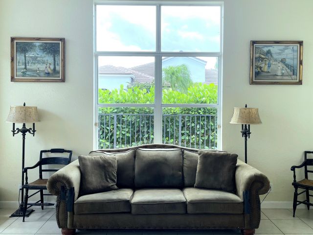 Продажа дома по адресу 6616 NW 43rd Terrace - фото 6059496