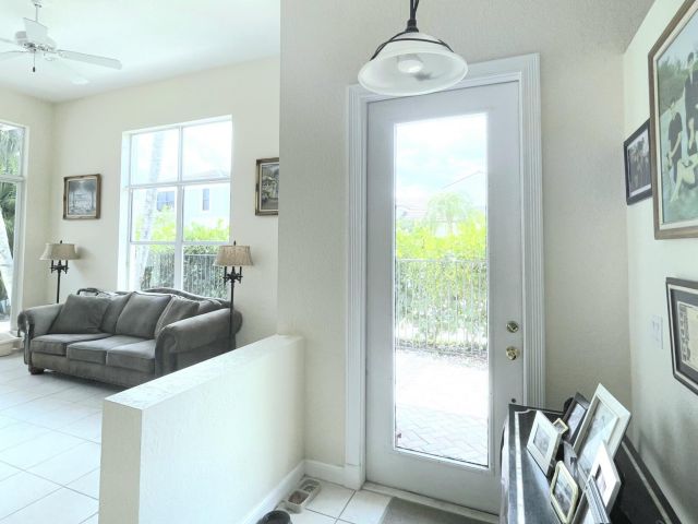 Продажа дома по адресу 6616 NW 43rd Terrace - фото 6059498