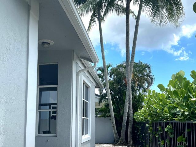 Продажа дома по адресу 6616 NW 43rd Terrace - фото 6059500