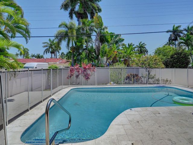 Продажа дома по адресу 932 Polk St - фото 6031324