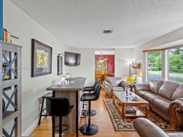 Продажа дома по адресу 9750 SW 143rd Dr - фото 6071382