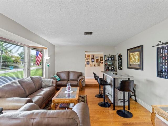 Продажа дома по адресу 9750 SW 143rd Dr - фото 6071383