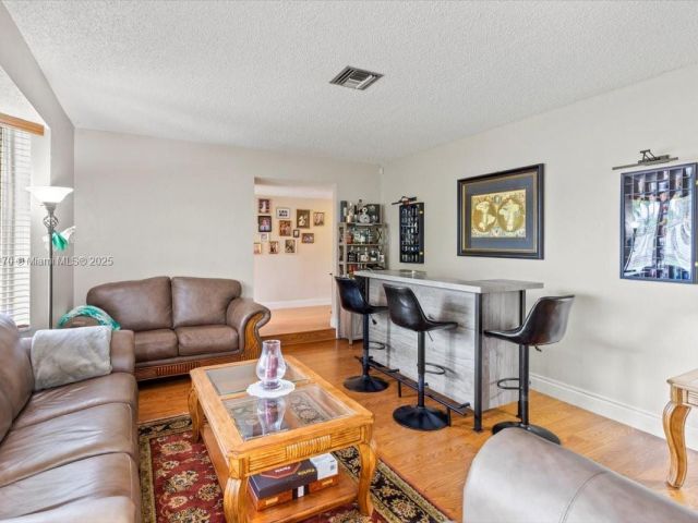 Продажа дома по адресу 9750 SW 143rd Dr - фото 6071384