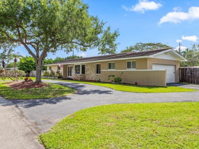 Продажа дома по адресу 9750 SW 143rd Dr - фото 6071395