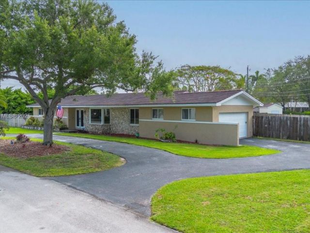 Продажа дома по адресу 9750 SW 143rd Dr - фото 6071398