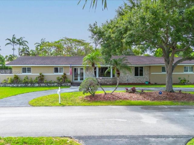 Продажа дома по адресу 9750 SW 143rd Dr - фото 6071400