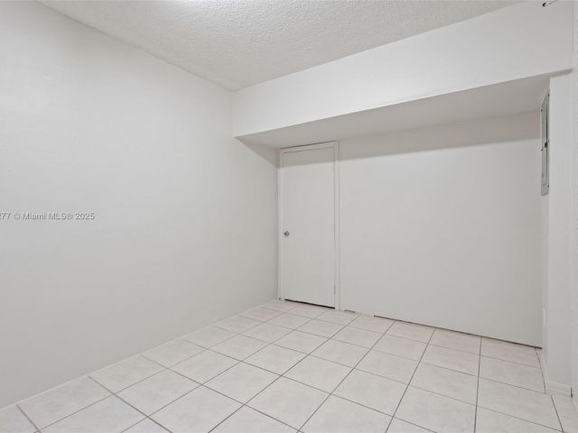 Продажа дома по адресу 14202 SW 151st Ct - фото 6067060