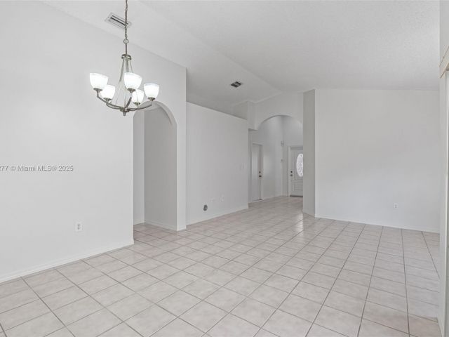 Продажа дома по адресу 14202 SW 151st Ct - фото 6067068