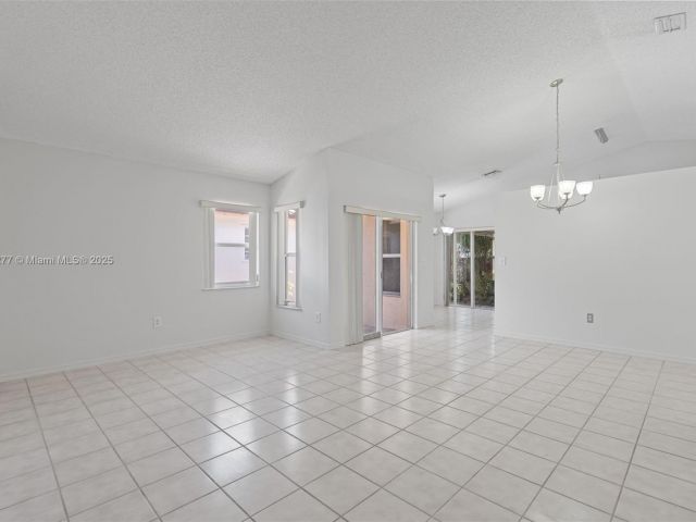 Продажа дома по адресу 14202 SW 151st Ct - фото 6067072