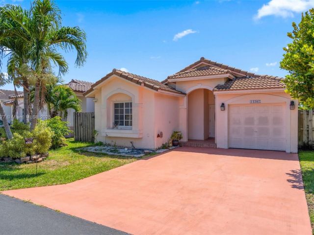 Продажа дома по адресу 14202 SW 151st Ct - фото 6067075