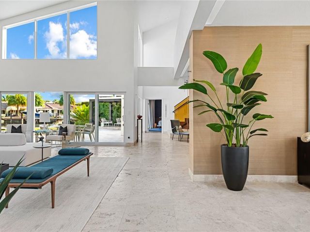 Дом в аренду по адресу 2416 Bayview Dr - фото 6026312