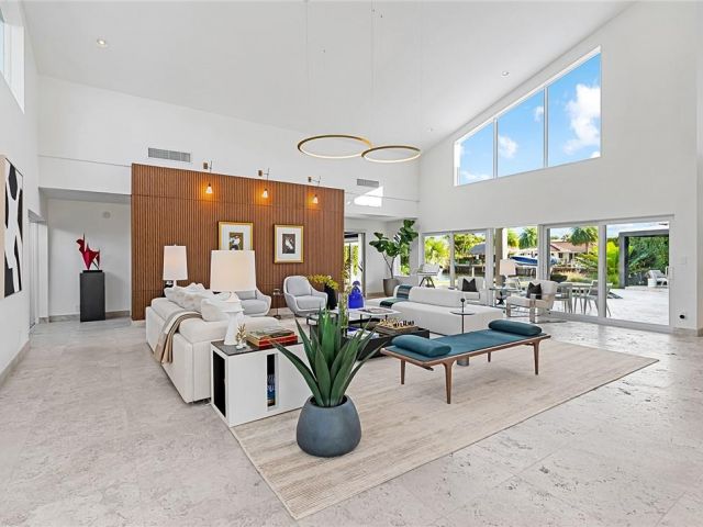 Дом в аренду по адресу 2416 Bayview Dr - фото 6026319