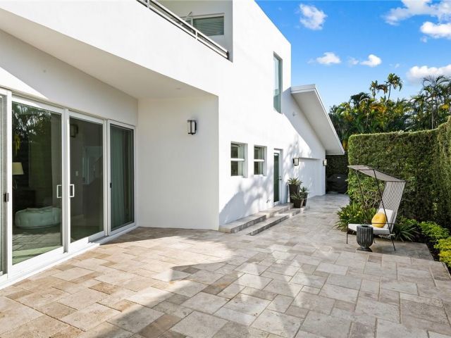 Дом в аренду по адресу 2416 Bayview Dr - фото 6026320