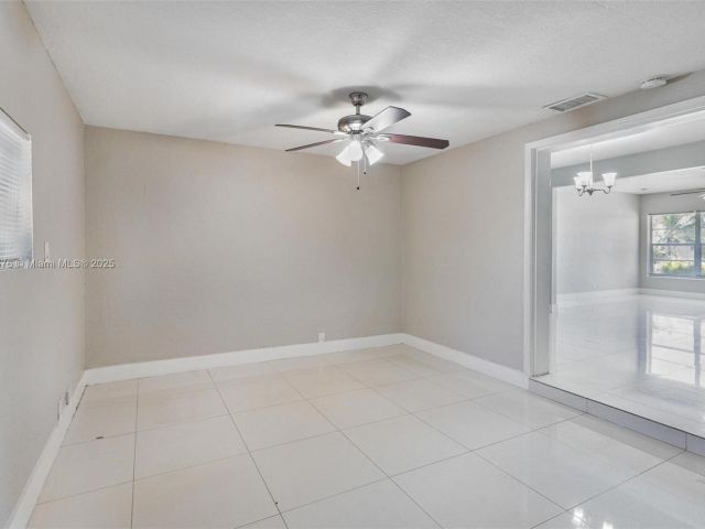 Продажа дома по адресу 3271 Auburn Blvd - фото 6041406