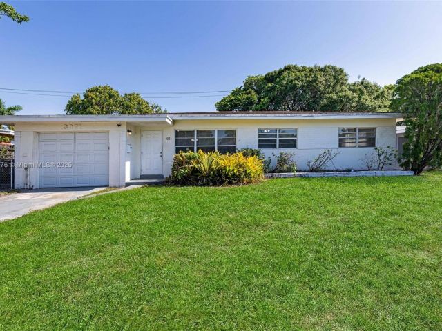 Продажа дома по адресу 3271 Auburn Blvd - фото 7436365