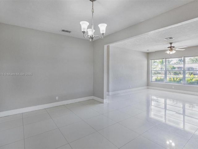 Продажа дома по адресу 3271 Auburn Blvd - фото 7436372