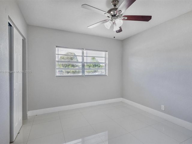 Продажа дома по адресу 3271 Auburn Blvd - фото 7436382