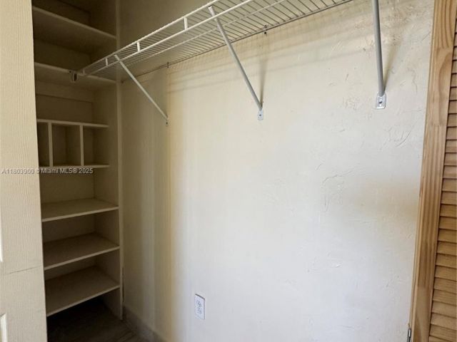 Продажа дома по адресу 10761 SW 221st St - фото 6026128