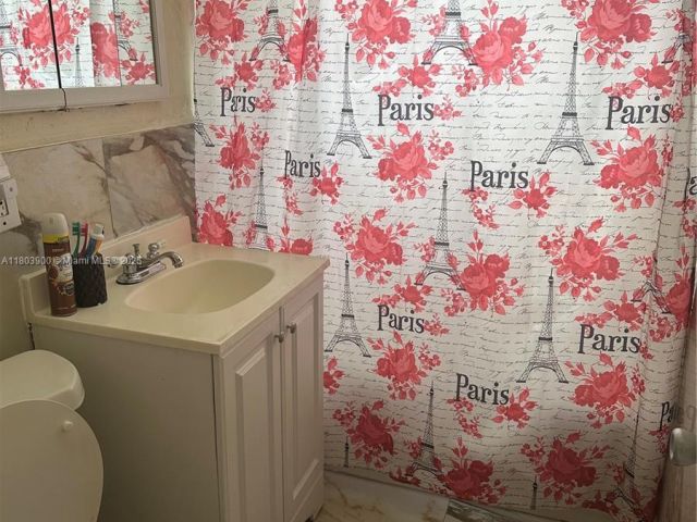 Продажа дома по адресу 10761 SW 221st St - фото 6026130