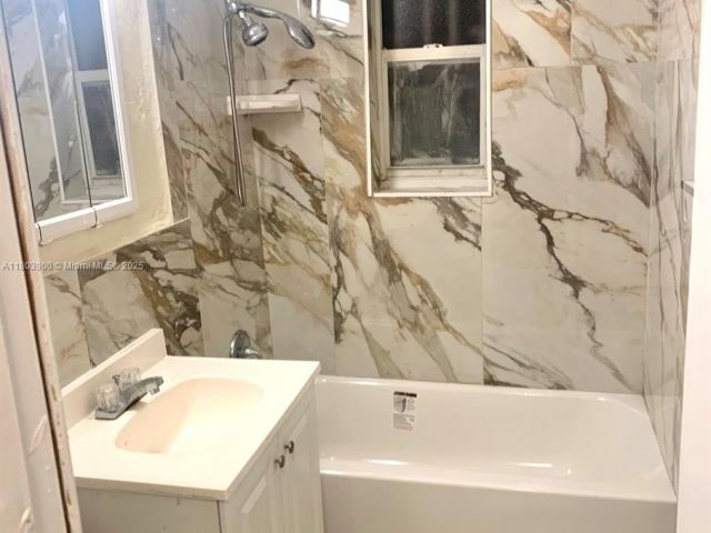 Продажа дома по адресу 10761 SW 221st St - фото 6026131