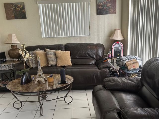 Продажа дома по адресу 10761 SW 221st St - фото 6026135