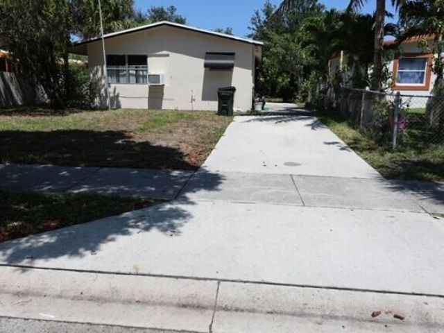 Продажа дома по адресу 1454 NE 2nd Court - фото 6060188