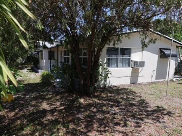 Продажа дома по адресу 1454 NE 2nd Court - фото 6060191